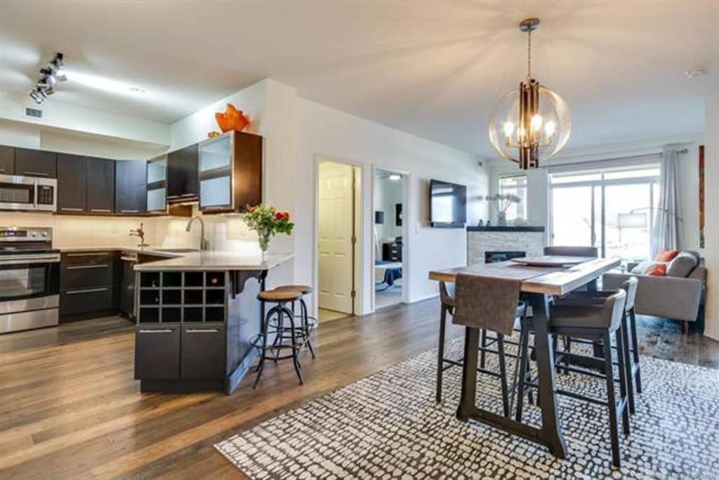 Tranquil Waterfront Condo 킬로나 외부 사진